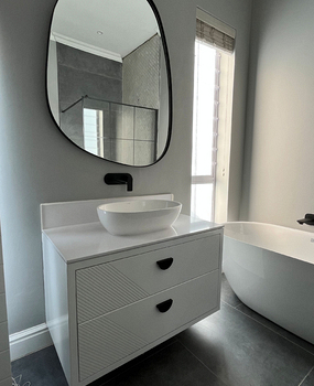 gallery-17-32-bathroom15.jpg